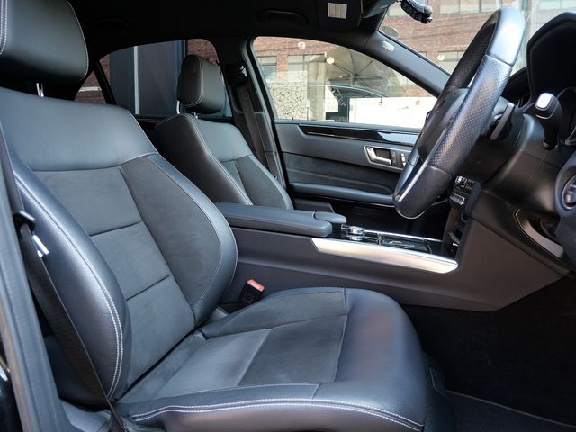 MERCEDES BENZ E class sedan