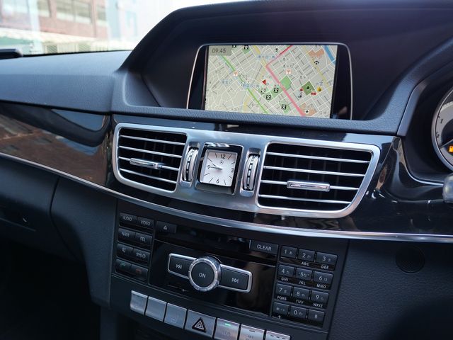 MERCEDES BENZ E class sedan