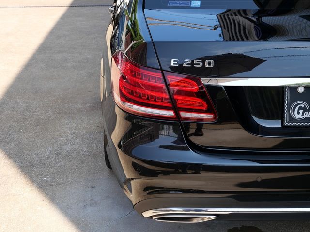 MERCEDES BENZ E class sedan