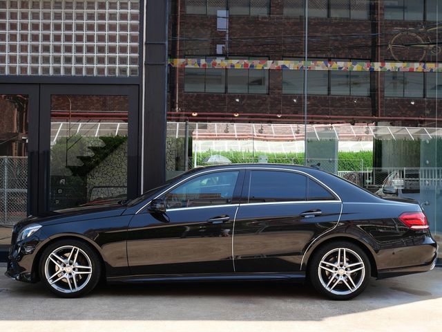 MERCEDES BENZ E class sedan