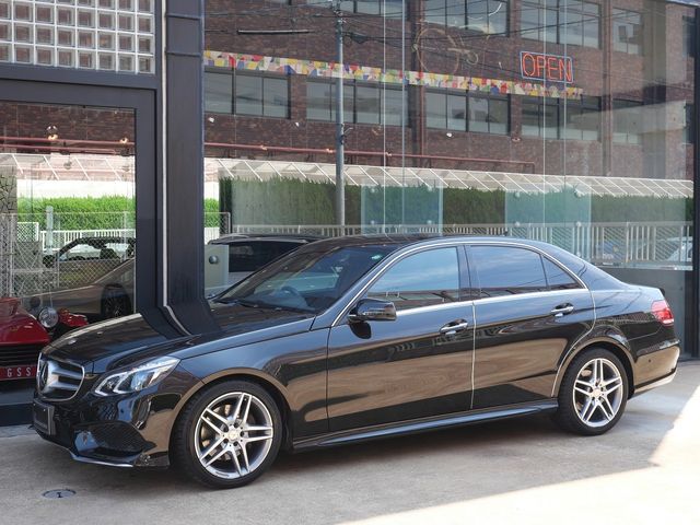 MERCEDES BENZ E class sedan