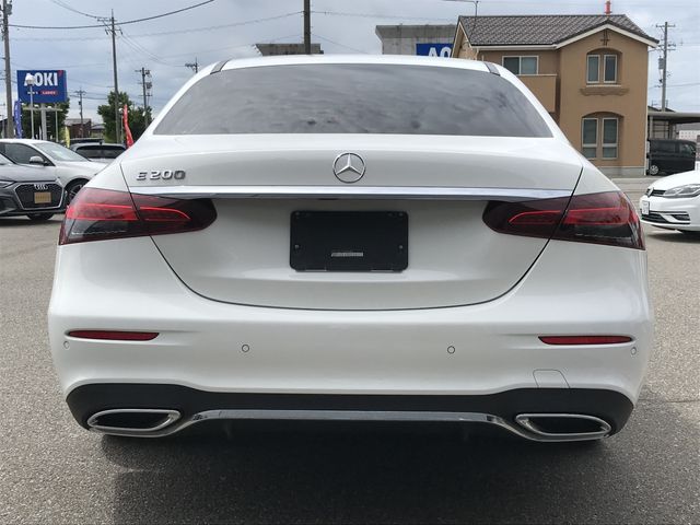 MERCEDES BENZ E-Class sedan