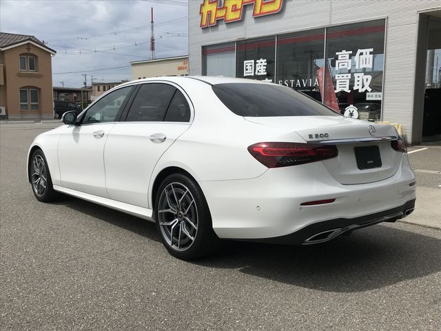 MERCEDES BENZ E-Class sedan