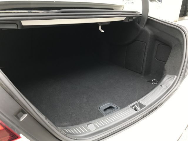 MERCEDES BENZ E-Class sedan