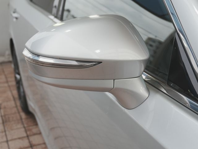 CROWN sedan