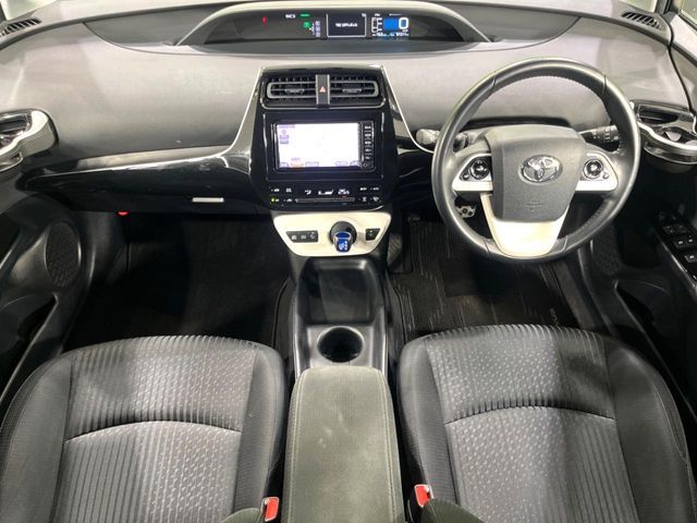 PRIUS 4WD