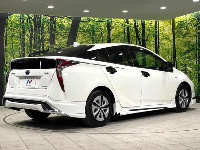 PRIUS 4WD