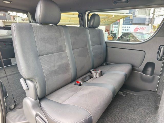HIACE van 4WD
