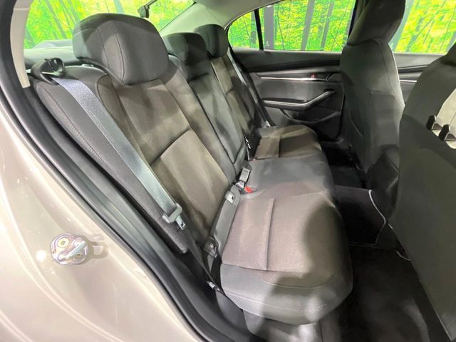 MAZDA3 SEDAN