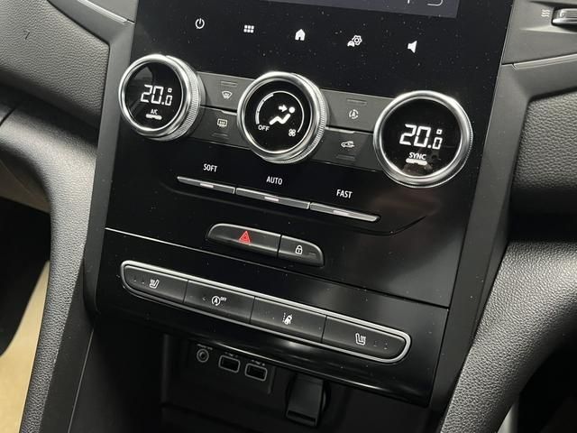 RENAULT MEGANE hatchback