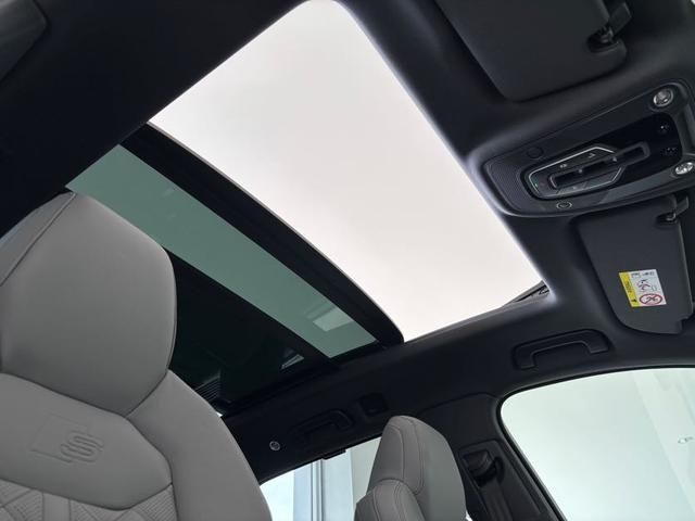 AUDI  Q7
