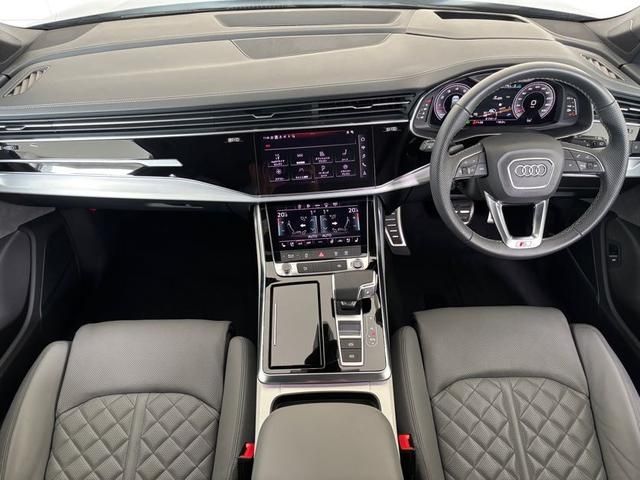 AUDI  Q7