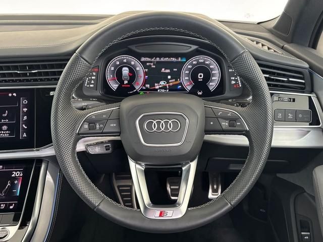 AUDI  Q7