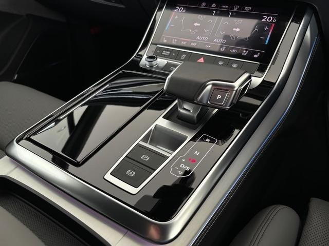 AUDI  Q7