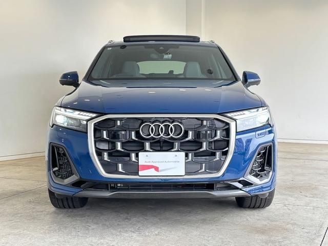 AUDI  Q7