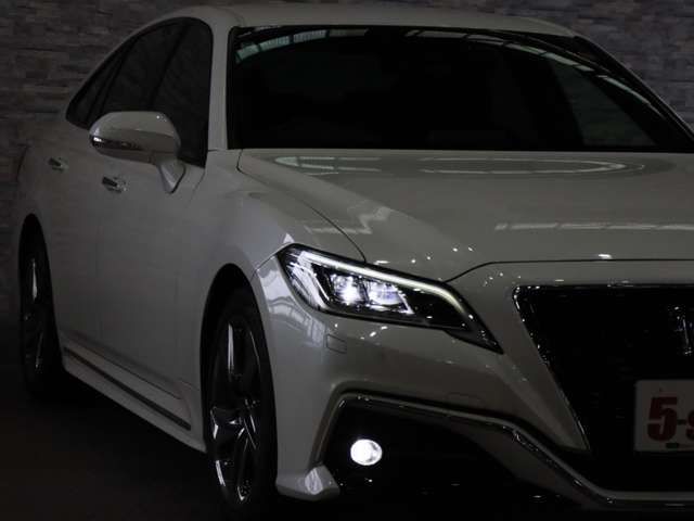 CROWN sedan