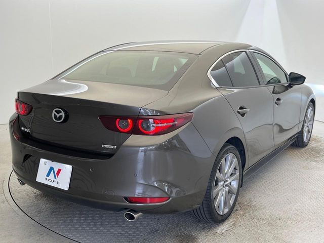 MAZDA3 SEDAN