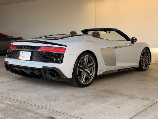 AUDI R8 Spyder