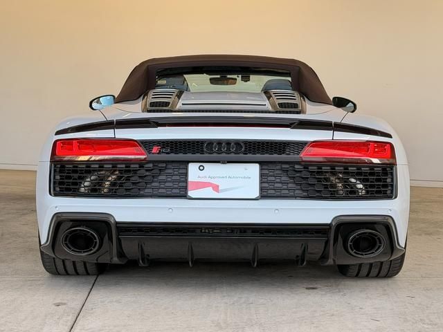 AUDI R8 Spyder