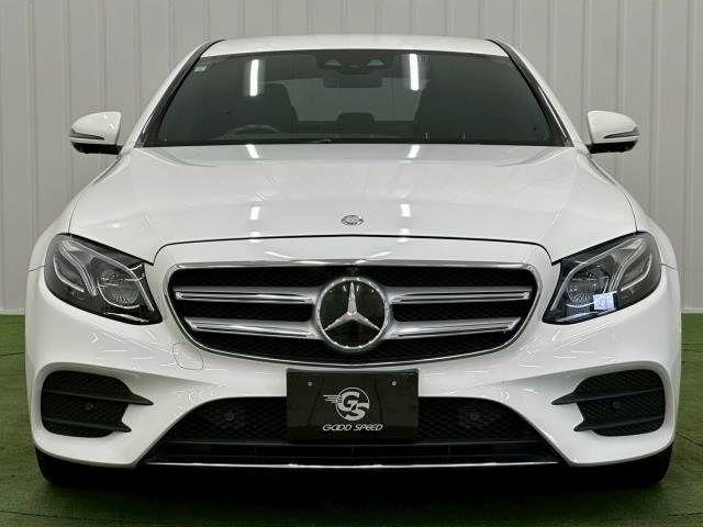 MERCEDES BENZ E class sedan