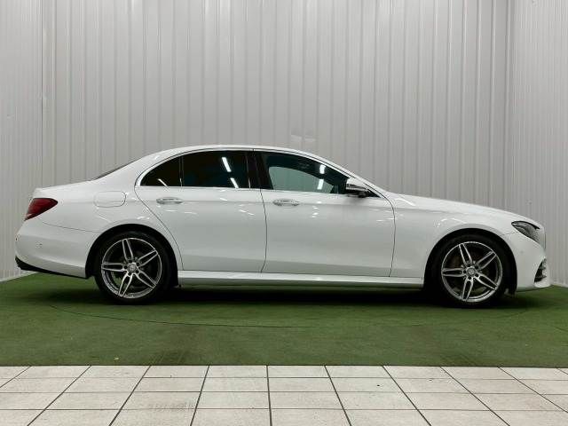 MERCEDES BENZ E class sedan