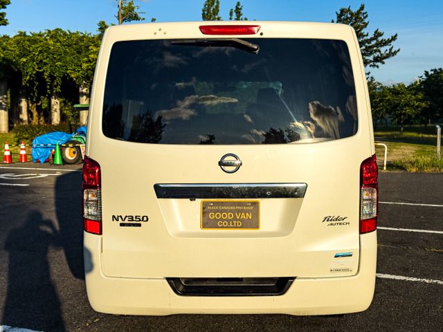 NV350 CARAVAN 4WD