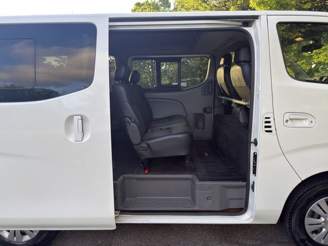 NV350 CARAVAN 4WD