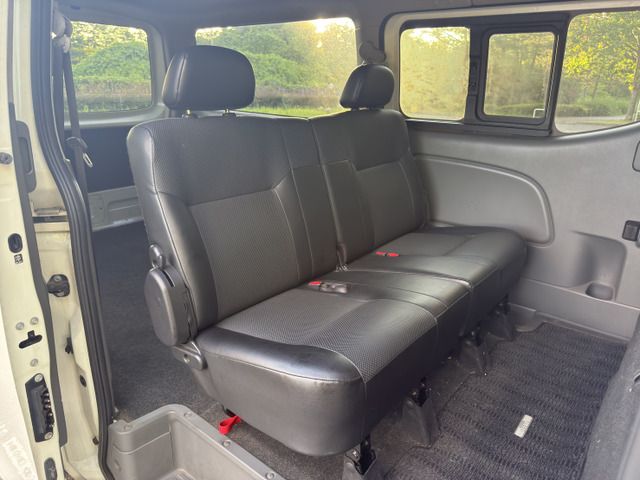 NV350 CARAVAN 4WD