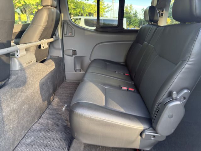 NV350 CARAVAN 4WD