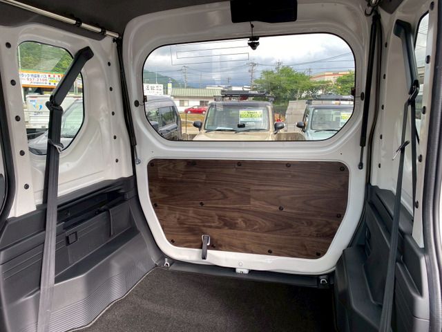 N-VAN
