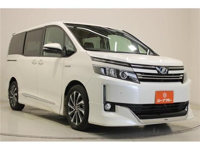 VOXY HYBRID