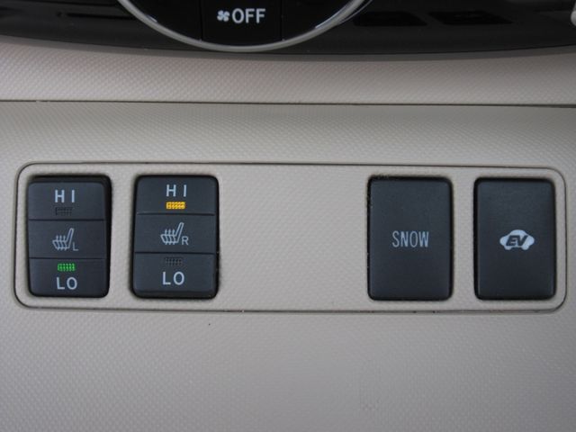 ESTIMA HYBRID 4WD