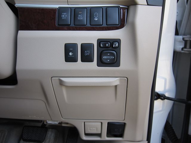 ESTIMA HYBRID 4WD
