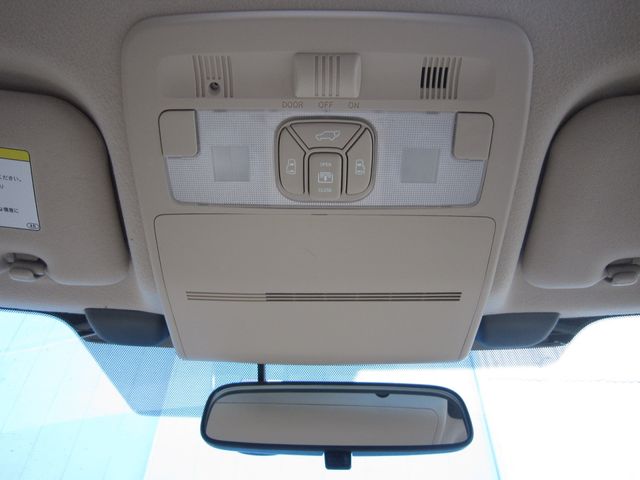 ESTIMA HYBRID 4WD