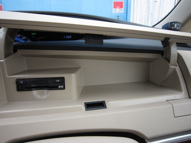 ESTIMA HYBRID 4WD