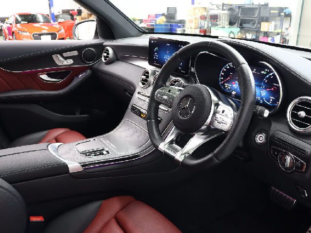 MERCEDES AMG GLC-class