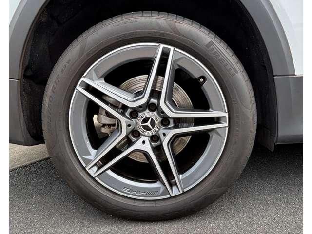 MERCEDES BENZ GLB