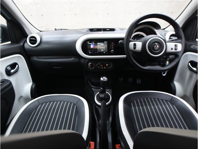 RENAULT TWINGO