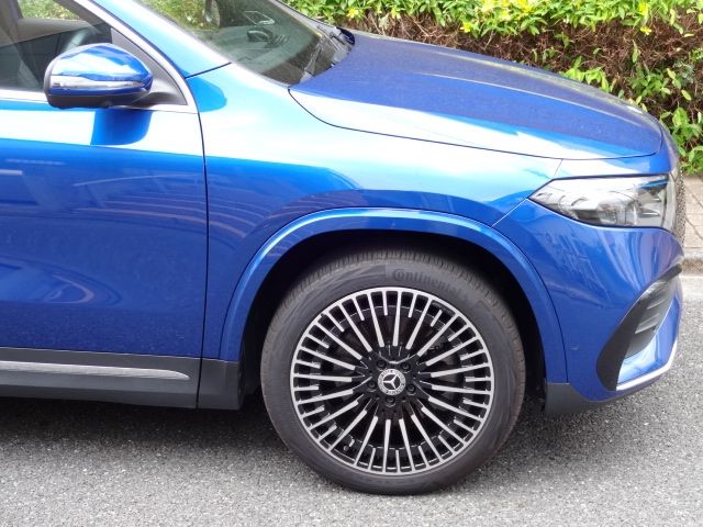 MERCEDES BENZ EQA