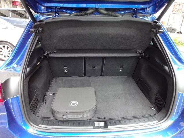 MERCEDES BENZ EQA