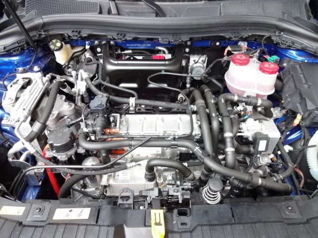 MERCEDES BENZ EQA