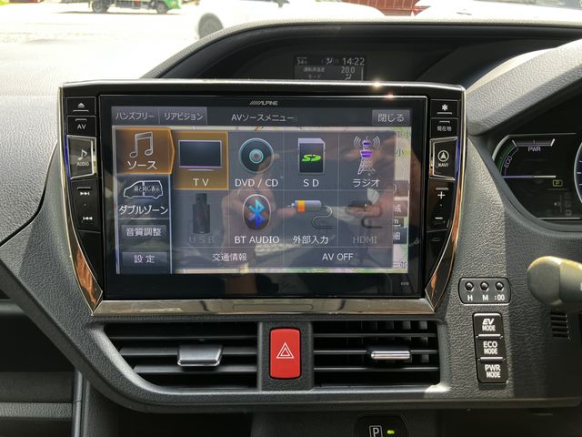 VOXY HYBRID