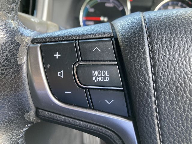 CROWN sedan hybrid