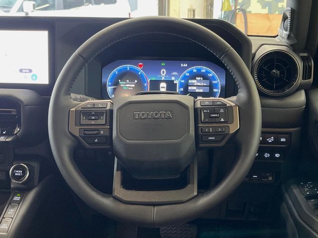 LANDCRUISER 250