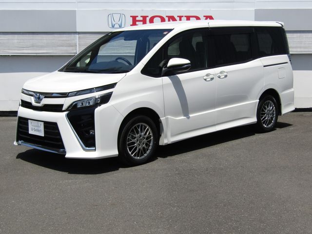 VOXY HYBRID
