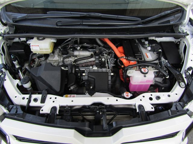 VOXY HYBRID