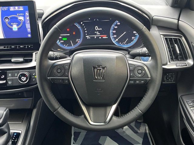 CROWN sedan hybrid