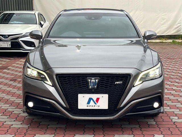 CROWN sedan hybrid