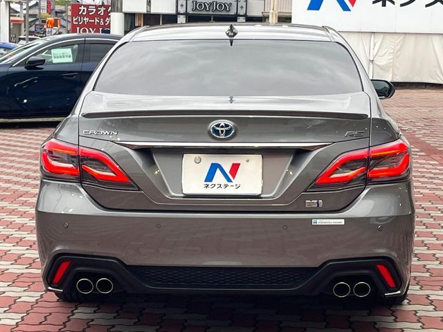 CROWN sedan hybrid