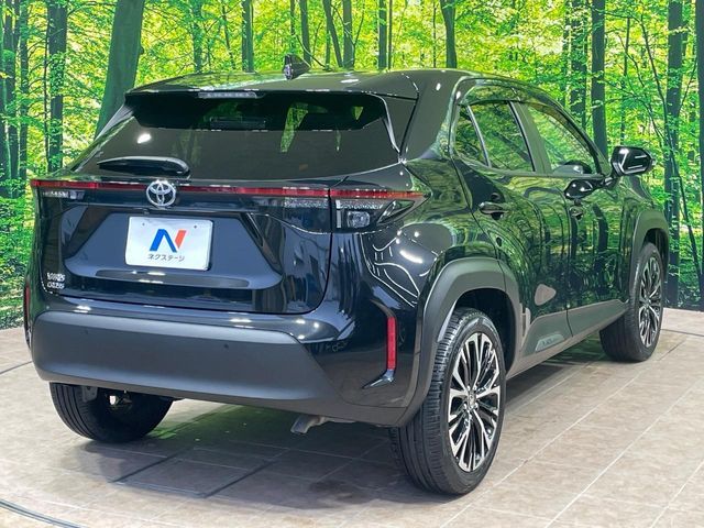 YARIS CROSS